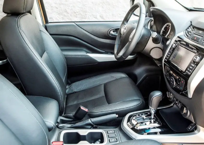 2020 Nissan Navara Interior