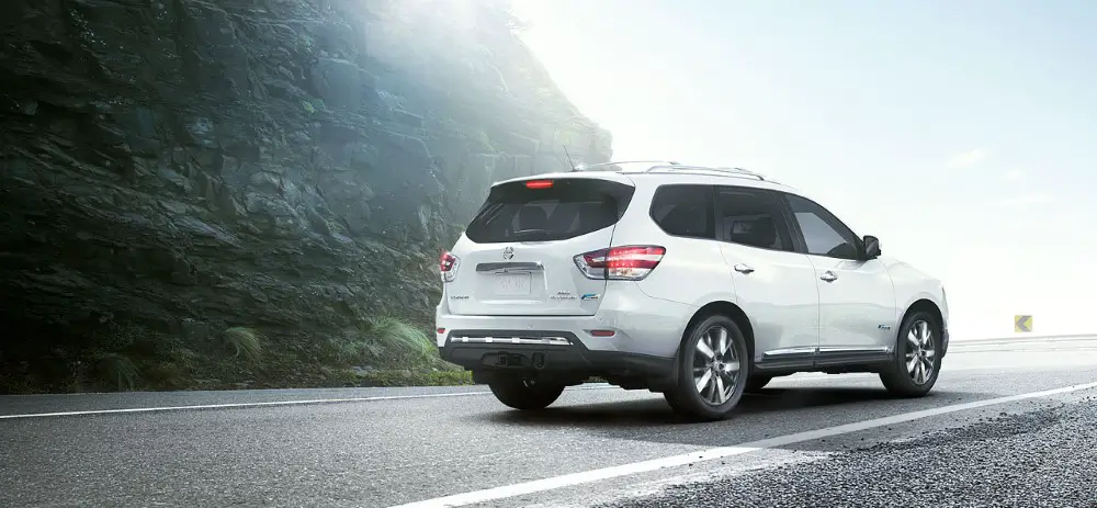2020 Nissan Pathfinder White Color
