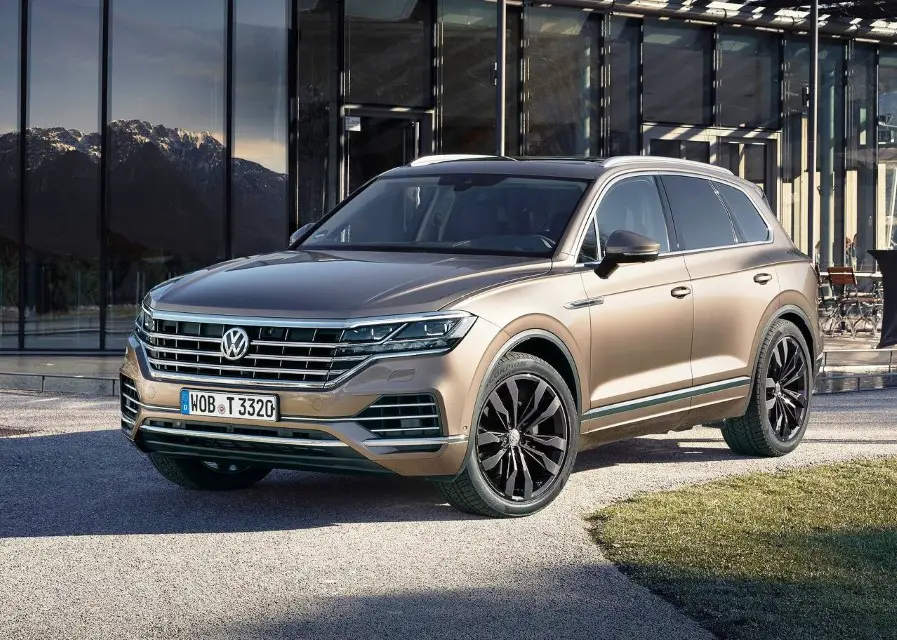 Volkswagen touareg 2020 года