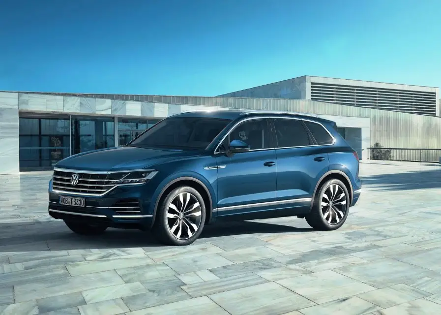 Volkswagen touareg 2020 года