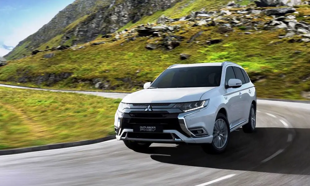 2020 Mitsubishi Outlander PHEV MSRP & Availability