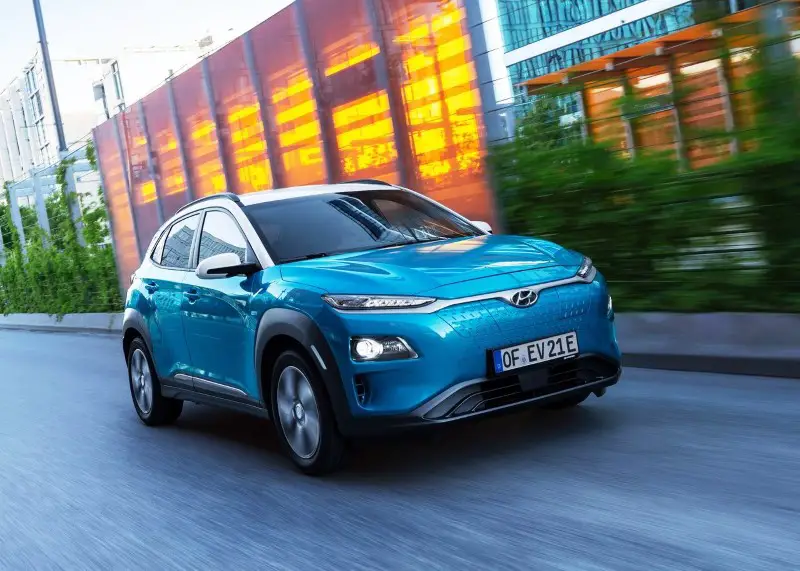 2020 Hyundai Kona Electric VS Tesla Model S