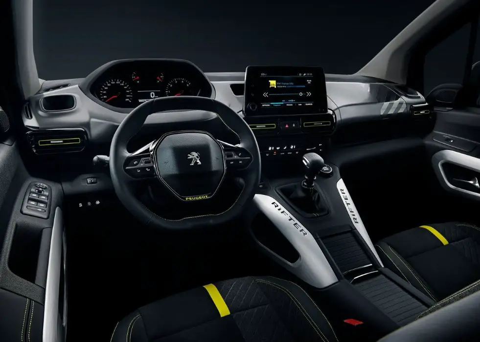 2020 Peugeot Rifter 4X4 Interior