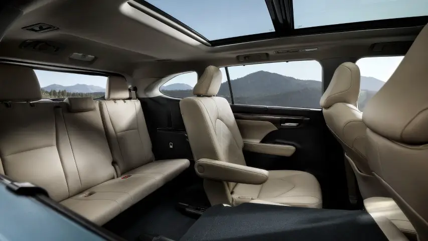 2022 Toyota Highlander Captain Seat