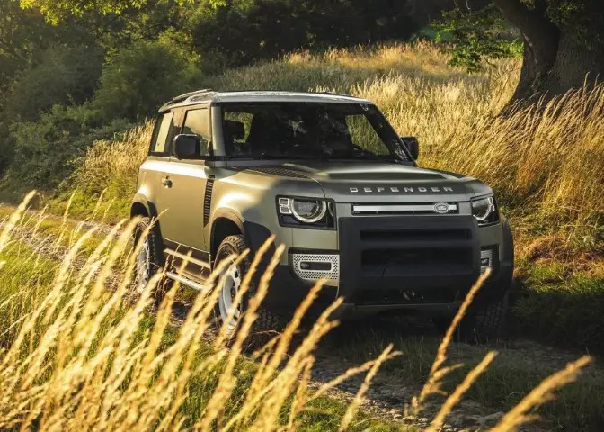 2022 Land Rover Defender V8 Performance Review