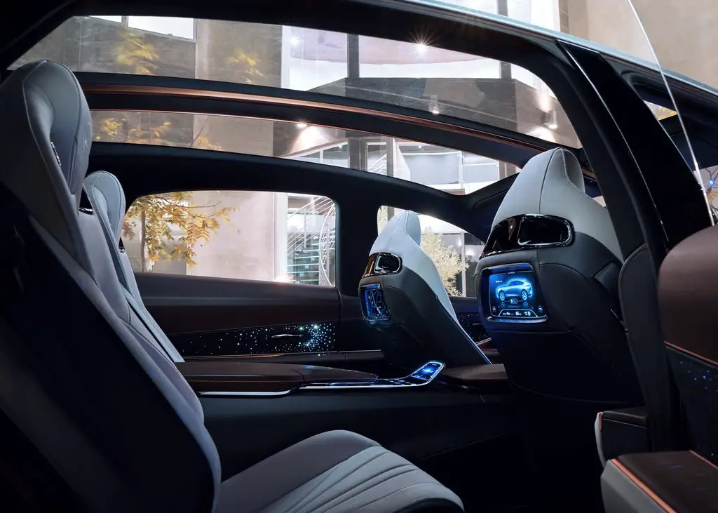 2022 Lexus LQ Interior Capacity