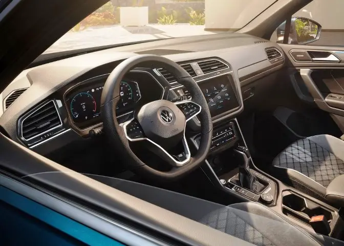 2022 VW Tiguan Interior